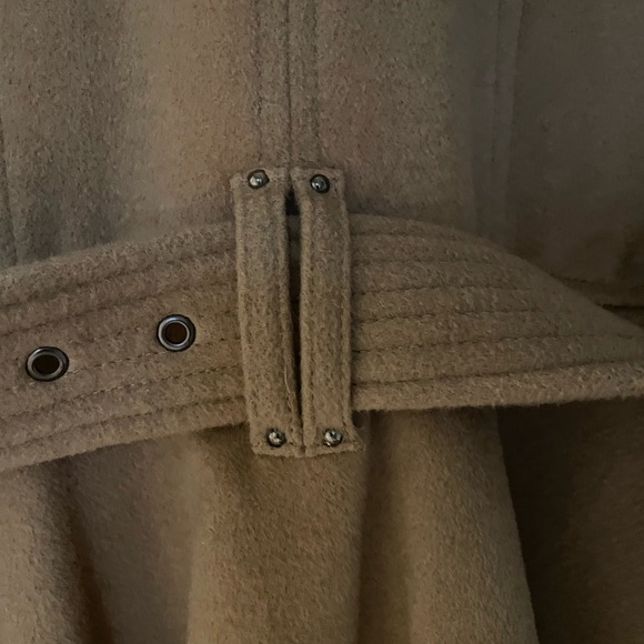 BCBG Wool and cashmere camel peplum coat size small - Picture 4 of 9